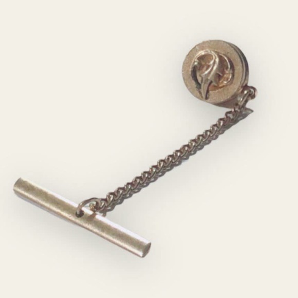 Vintage Mens Art Deco Gold Tone Leaf Nature Circular Tie Tack Pin - Picture 1 of 6